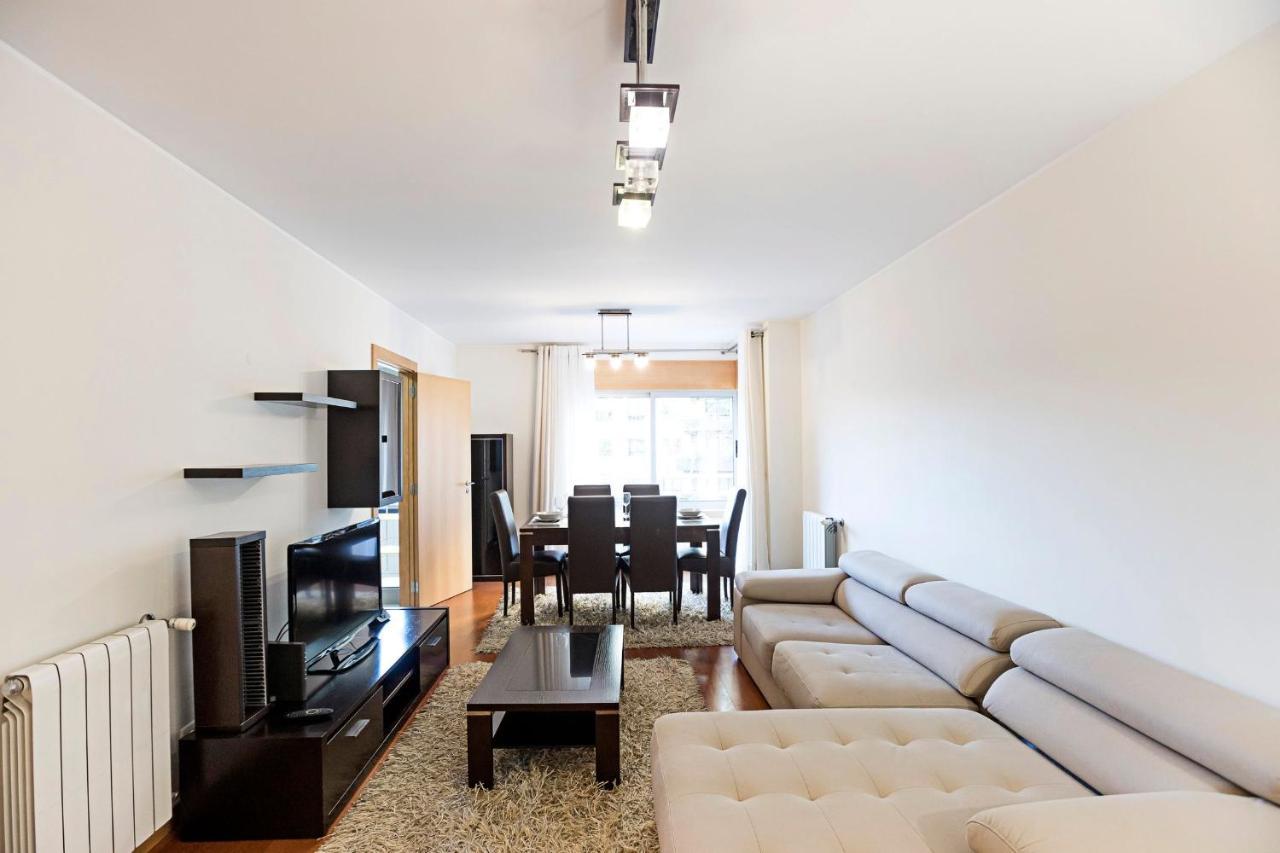 2Br Flat By Metro W/ Free Parking By Lovelystay Vila Nova de Gaia Eksteriør bilde